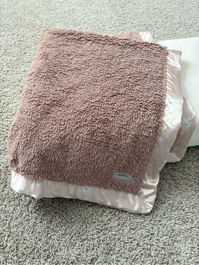 Soft Plush Dusty Rose Baby Blanket with Satin Edge - Saranoni